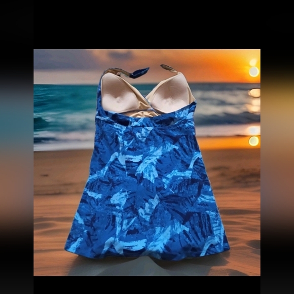 LL Bean Sunsmart Shaping Blue Halter Swimdress Abstract Print 14 Built In Bra - Picture 4 of 7